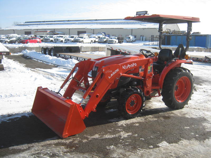 Tractors - Compact  Kubota L3901 Tractor  Photo